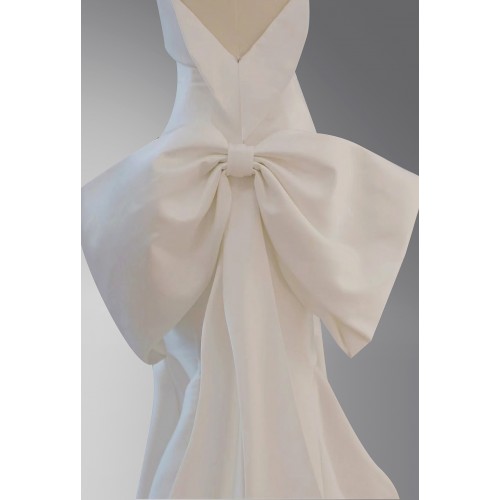 Wedding Dress - Crepe Sheath with Twisted Bust and Detachable Large Bow - BLC-S1005