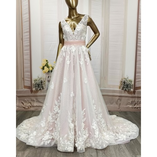 Ball Gown 3-D Floral lace Appliqued Tulle with Pleated Waist Band Wedding Dress - MO-B3001